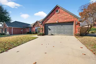 702 Madison Pl, Sherman, TX 75092 - Photo 2