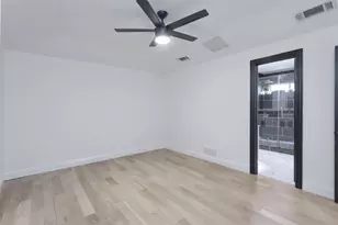 1913 E Branch Hollow Dr, Carrollton, TX 75007 - Photo 20