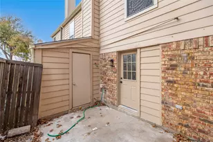 613 Carriagehouse Ln, Garland, TX 75040 - Photo 16