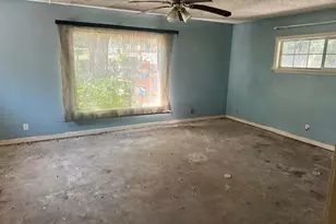 2820 Oak Wood St, Granbury, TX 76048 - Photo 6