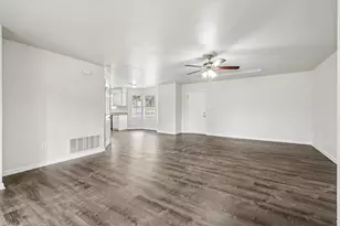 320 Edgewood St, Krum, TX 76249 - Photo 8