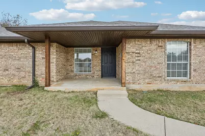 320 Edgewood Street, Krum, TX 76249 - Photo 4