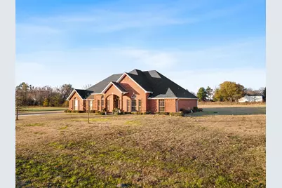 315 Briarwood Lane, Sulphur Springs, TX 75482 - Photo 2