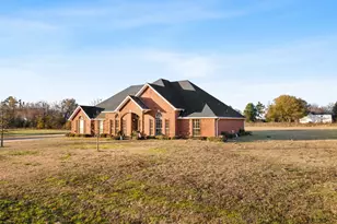 315 Briarwood Ln, Sulphur Springs, TX 75482 - Photo 2