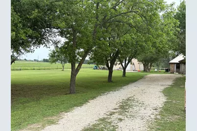 510 Old Sawmill Road, Axtell, TX 76624 - Photo 2