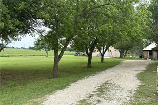 510 Old Sawmill Rd, Axtell, TX 76624 - Photo 2