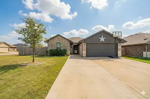 107 Willowbend Loop, Mabank, TX 75147 - Photo 1