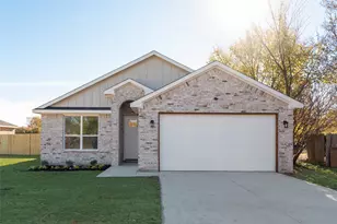 530 Elm St, Forney, TX 75126 - Photo 2