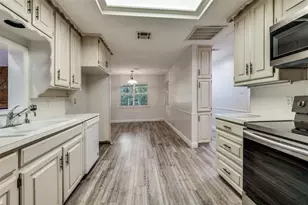 4017 Emerald Oaks Dr, Haltom City, TX 76117 - Photo 8