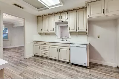 4017 Emerald Oaks Drive, Haltom City, TX 76117 - Photo 10