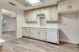 4017 Emerald Oaks Dr, Haltom City, TX 76117 - Photo 10