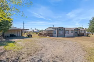 289 Pvt Rd 8303, Ben Wheeler, TX 75754 - Photo 2