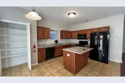 8128 Hulen Park Circle, Fort Worth, TX 76123 - Photo 4