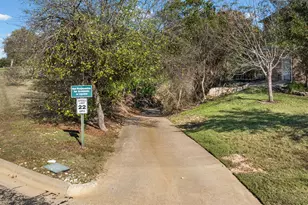 1340 Autumn Oaks Cir, China Spring, TX 76633 - Photo 10