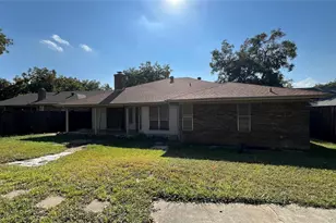 1915 Longmeadow Dr, Arlington, TX 76015 - Photo 16