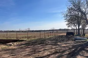 1390 Poe Prairie Rd, Millsap, TX 76066 - Photo 26