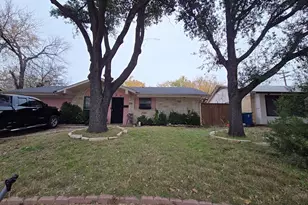 109 Ridgeway Cir, Lewisville, TX 75067 - Photo 1