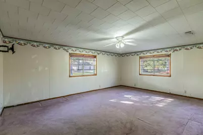 615 E Jacinto Street, Groesbeck, TX 76642 - Photo 10