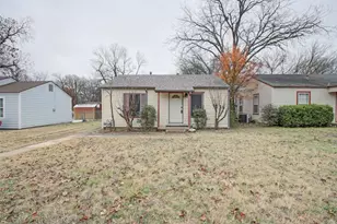 415 Turner St, Cleburne, TX 76033 - Photo 2