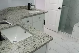 2213 Beverly Dr, Granbury, TX 76048 - Photo 10