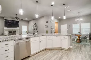 1576 Lizzie Ln, Burleson, TX 76028 - Photo 10