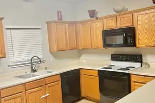 300 Wiley St, Hutto, TX 78634 - Photo 4