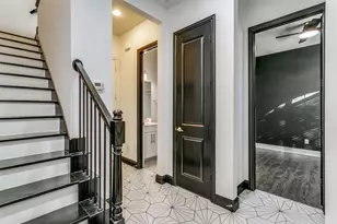 515 W Royal Ln, Irving, TX 75039 - Photo 2