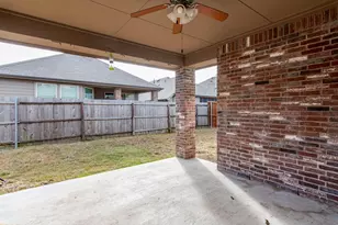 1512 Cockatiel Dr, Little Elm, TX 75068 - Photo 4
