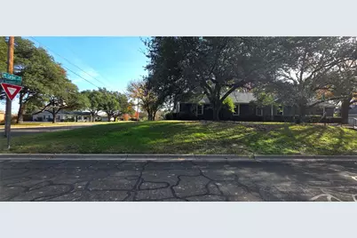 5800 Mount Rockwood Circle, Waco, TX 76710 - Photo 2