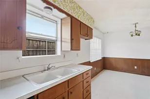 2614 Eastbrook Dr, Mesquite, TX 75150 - Photo 6