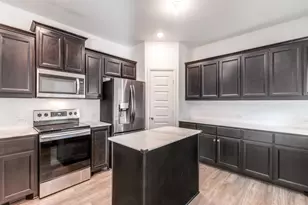 532 Val Verde St, Aubrey, TX 76227 - Photo 14