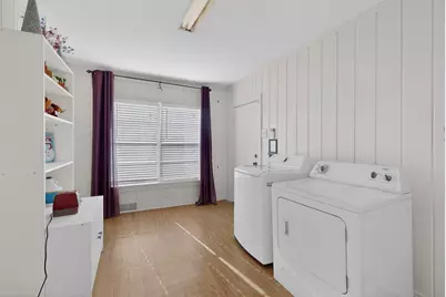 9263 Forest Hills Boulevard, Dallas, TX 75218 - Photo 32