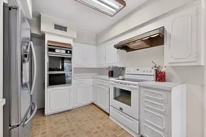 9263 Forest Hills Boulevard, Dallas, TX 75218 - Photo 10