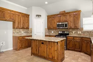 107 Donna Cir, Granbury, TX 76049 - Photo 8