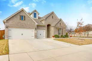 11829 Kynborrow Rd, Fort Worth, TX 76052 - Photo 2