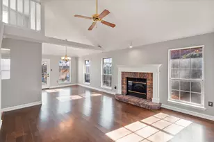 1302 Ivy Creek Dr, Mansfield, TX 76063 - Photo 4