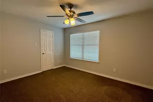 208 Oxford Dr, Roanoke, TX 76262 - Photo 16