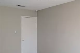 5649 Conroy St, Fort Worth, TX 76134 - Photo 8