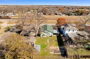 907 Main St, Ennis, TX 75119 - Photo 22