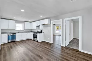 907 Main St, Ennis, TX 75119 - Photo 4