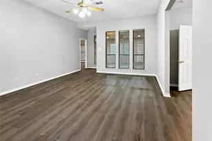 6913 Battle Creek Dr, Rowlett, TX 75089 - Photo 2