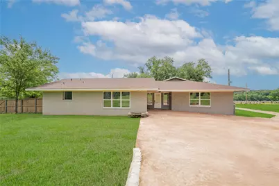 812 E 1st, Hughes Springs, TX 75656 - Photo 10
