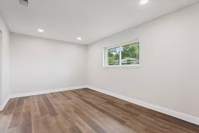 849 Arlington Drive, Woodway, TX 76712 - Photo 8
