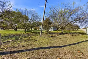 1409 South Dr, Venus, TX 76084 - Photo 4