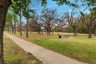 112 Churchill Lane, Euless, TX 76039 - Photo 32