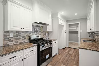 710 W Harwood Road, Euless, TX 76039 - Photo 8