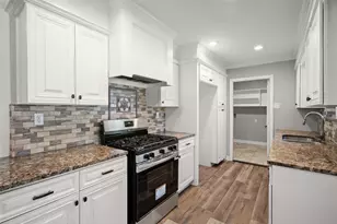 710 W Harwood Rd, Euless, TX 76039 - Photo 8