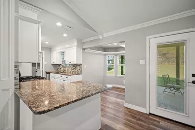 710 W Harwood Road, Euless, TX 76039 - Photo 2