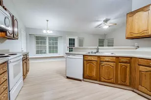 3029 Yorkshire Ct, Flower Mound, TX 75028 - Photo 6