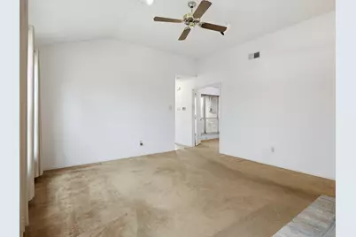 321 Gregory Lane, Grand Prairie, TX 75052 - Photo 8